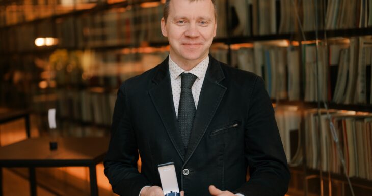 Eesti Advokatuuri teenetemärgi pälvis Indrek Sirk